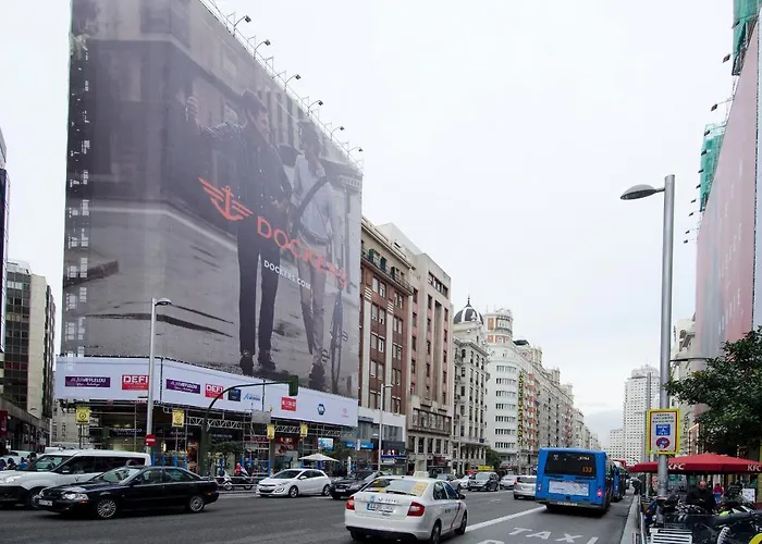 Hellenhost - Gran Vía